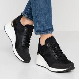 ALDO Women's Thrundra Platform Wedge
Sneaker Pewter 7 US